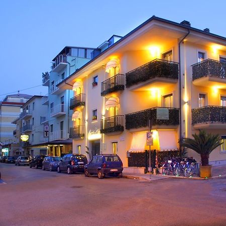 Casa Vacanze Villa Spina 圣贝内代托-德尔特龙托 客房 照片
